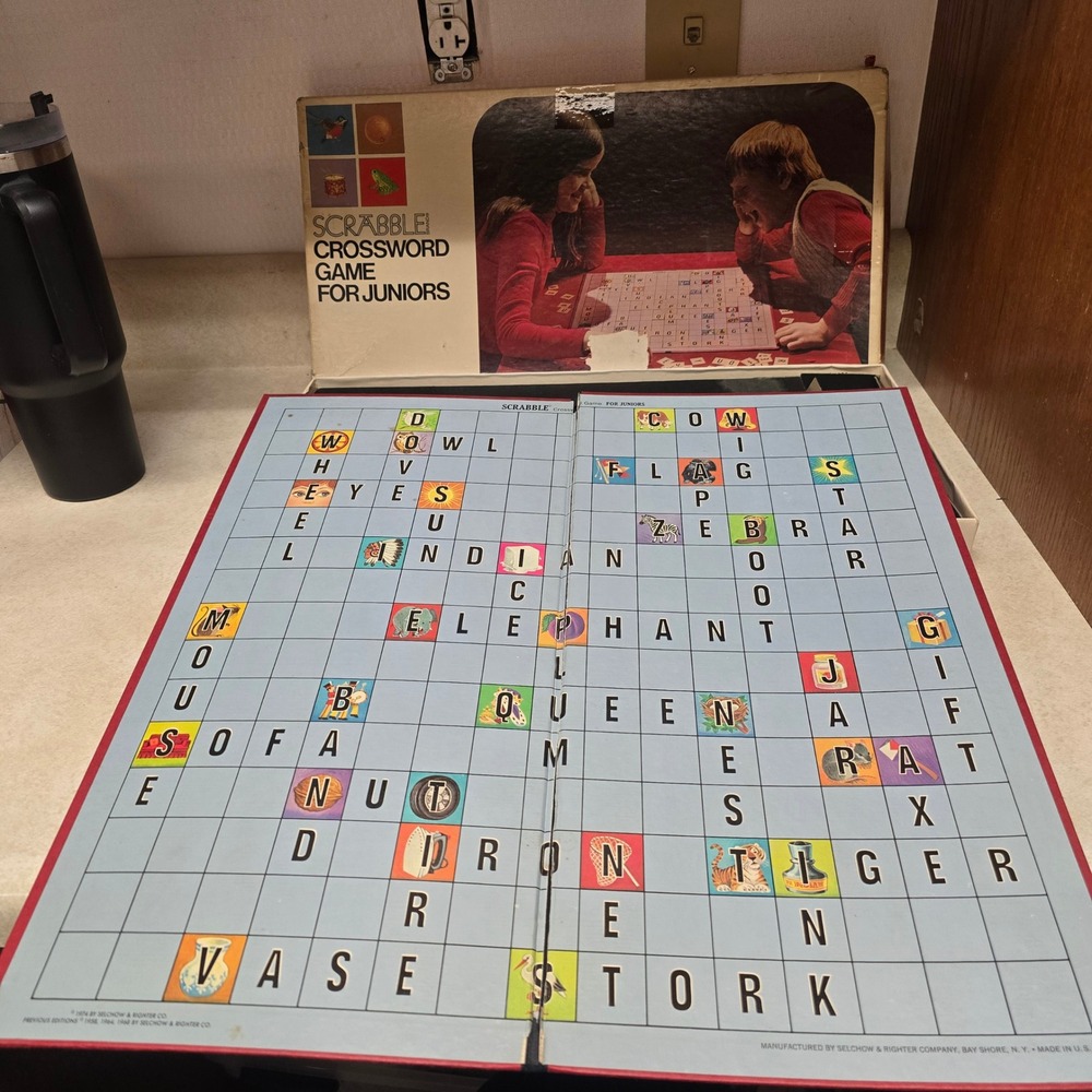 Vtg 1974 Scrabble Crossword Game for Juniors Selchow & Righter No 18 Edition 4